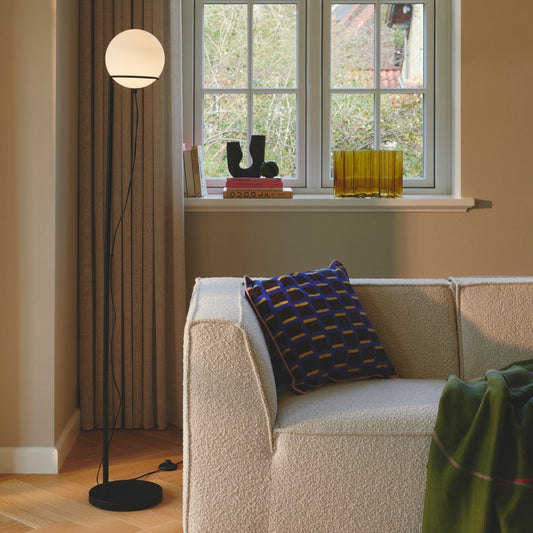 Wilson Floor Lamp, Black
