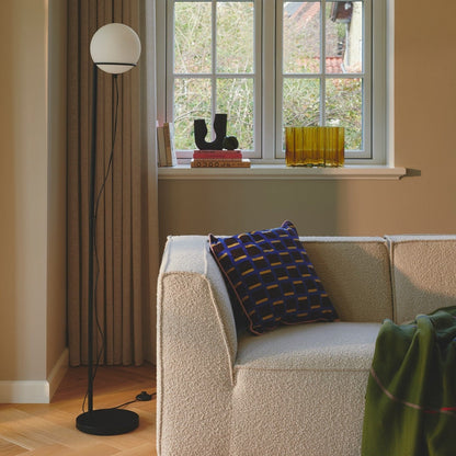 Wilson Floor Lamp, Black