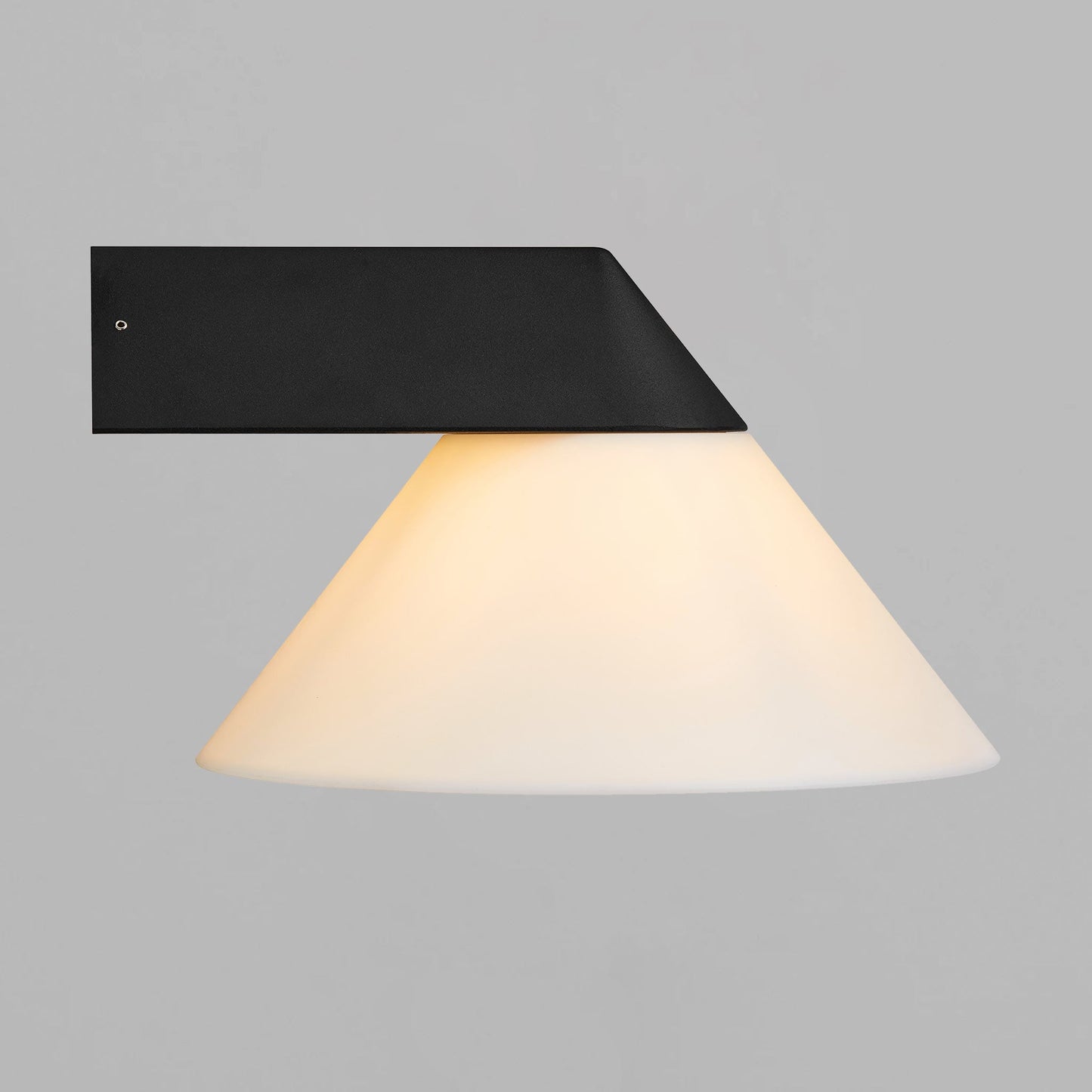 Linas Wall Light