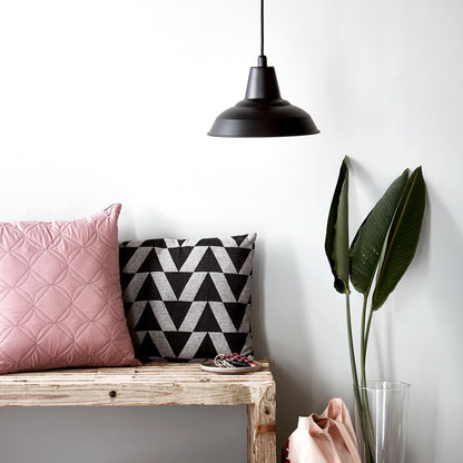 Lyne Pendant Light, Black