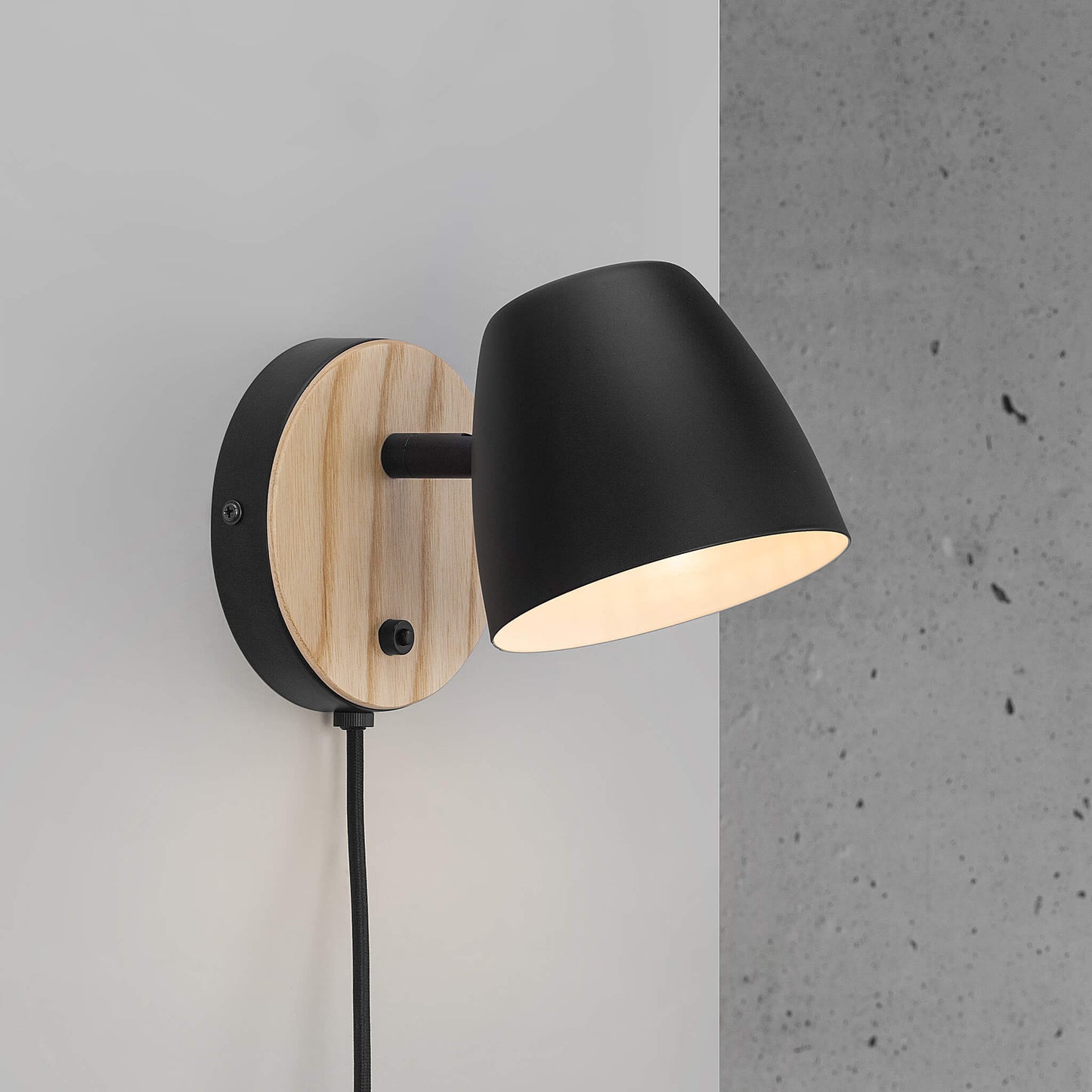 Theo Wall Light, Wood/Black